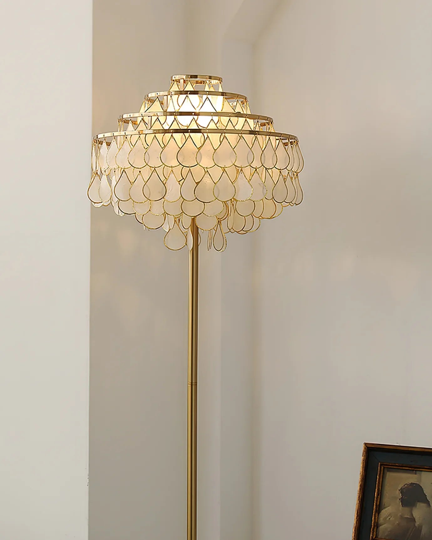 Vivant Shell Floor Lamp