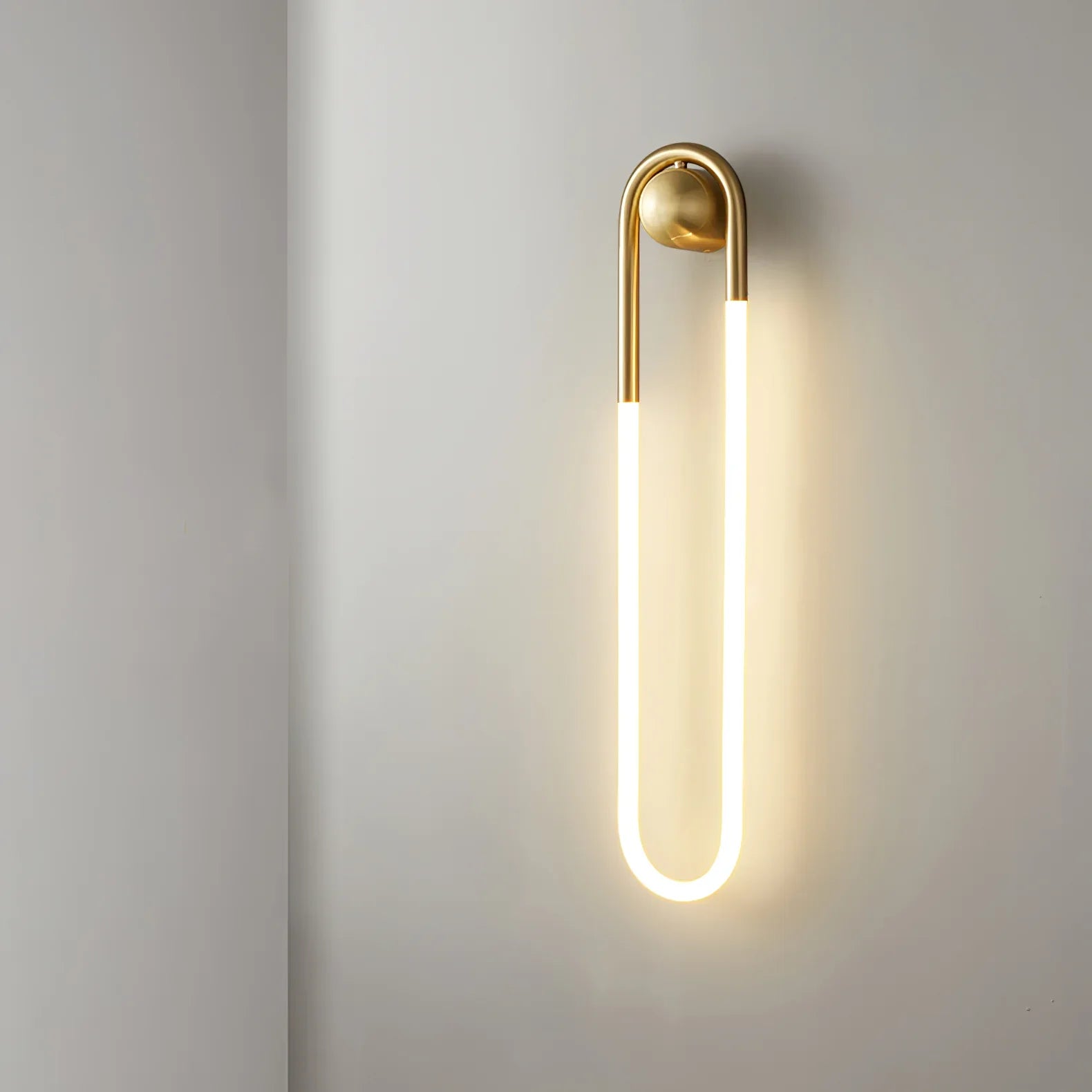 Rudi Loop Wall Lamp