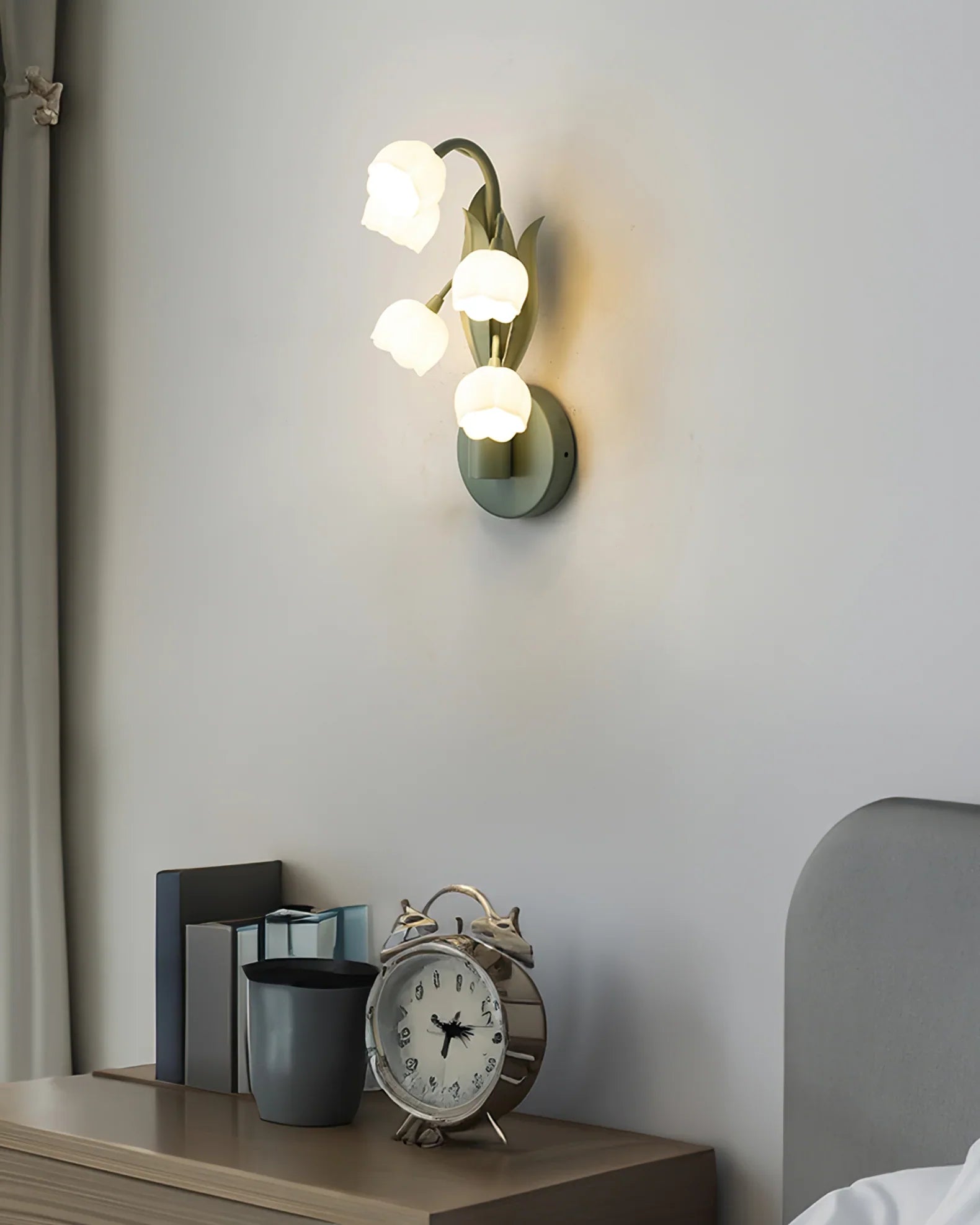 Bell Orchid Wall Lamp