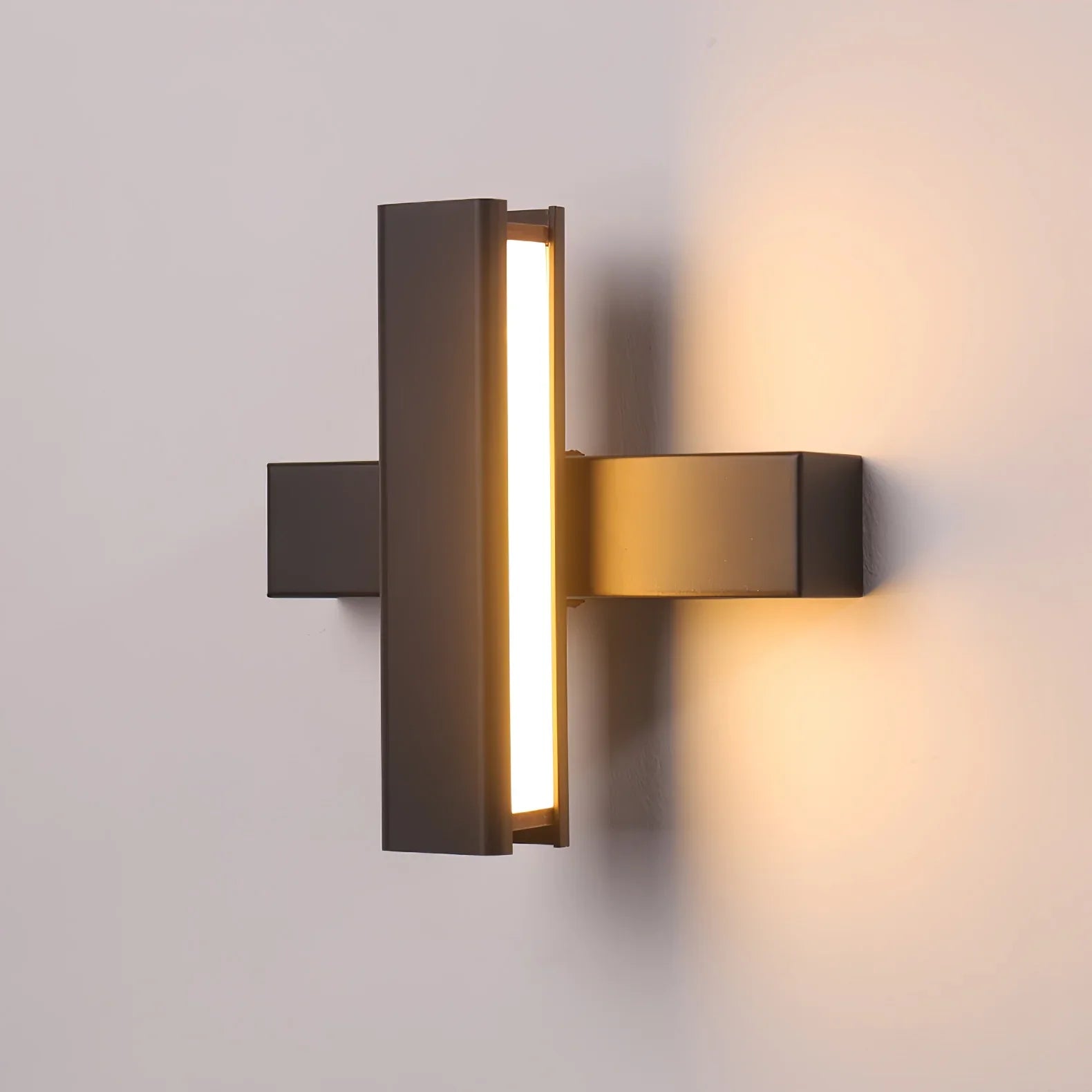 Clasp Wall Lamp