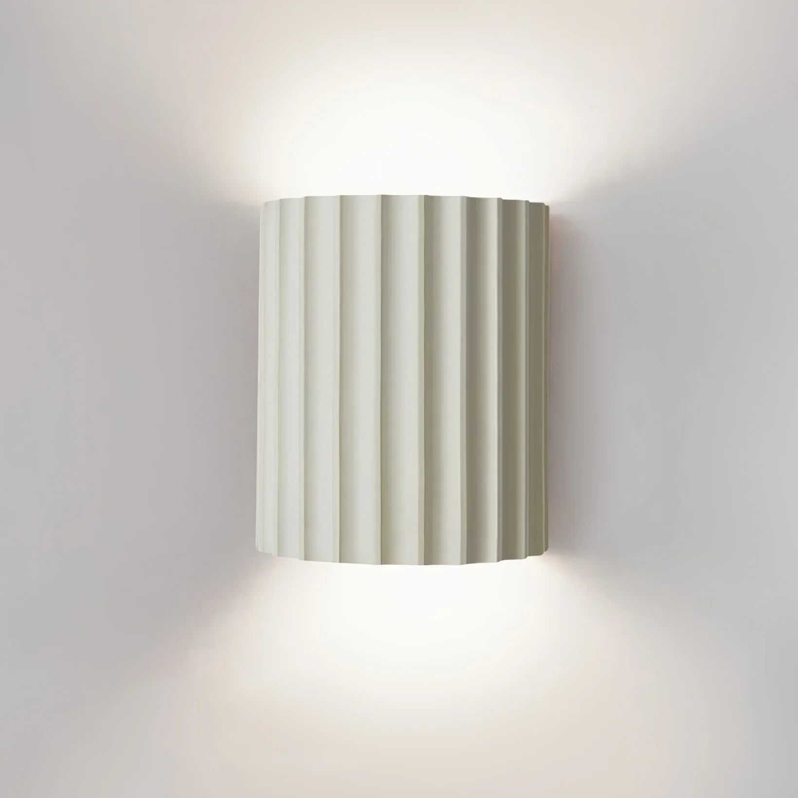 Fluted Resin Wall Lamp