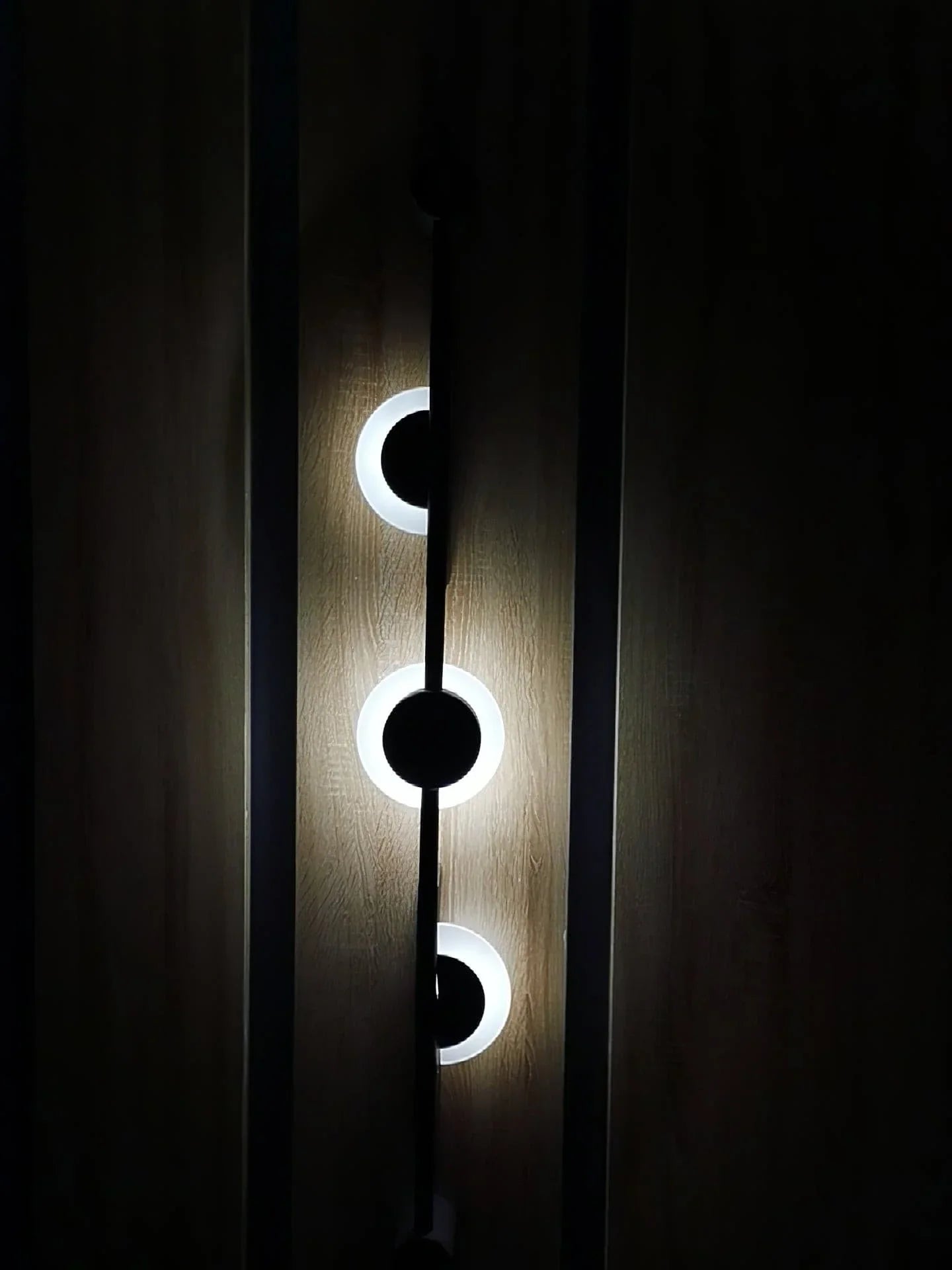 Black Slender Alabaster Wall Lamp