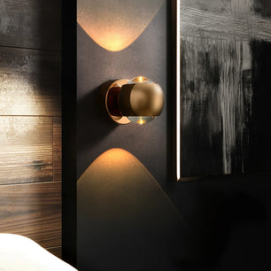 Io Verticale Wall Lamp