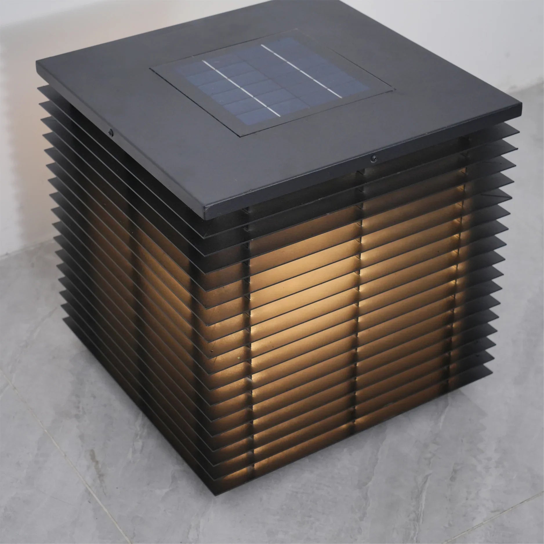 Dojo Lantern Outdoor Lamp With Solar Panel