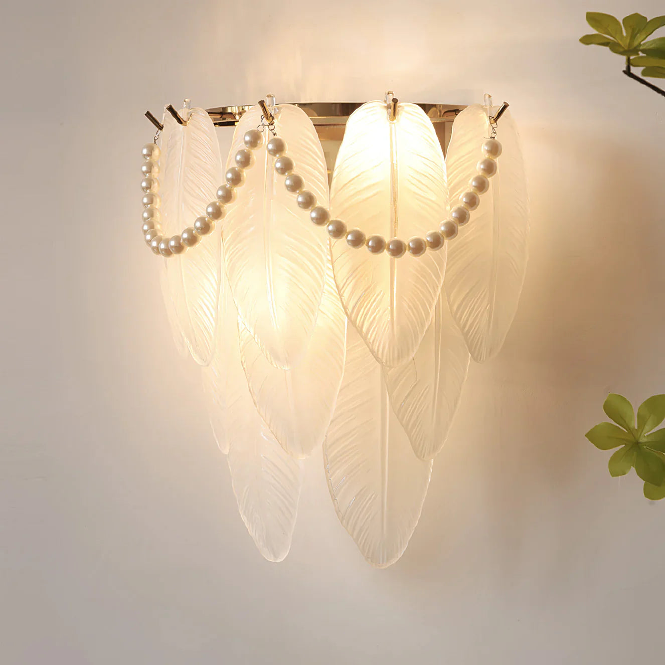 Feather Pearl Wall Lamp