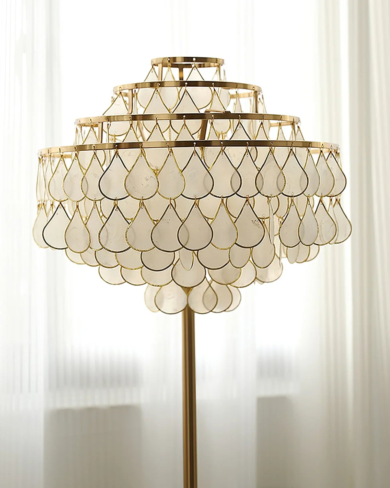 Vivant Shell Floor Lamp