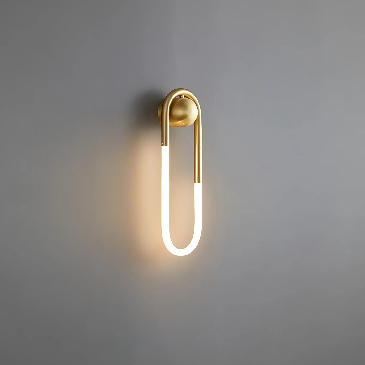 Rudi Loop Wall Lamp