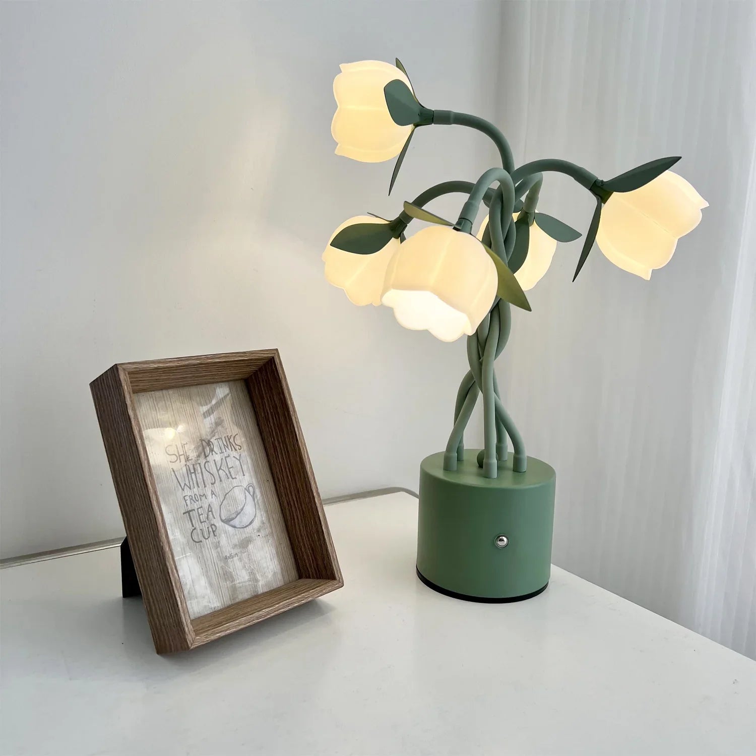 Faira Flower Table Lamp