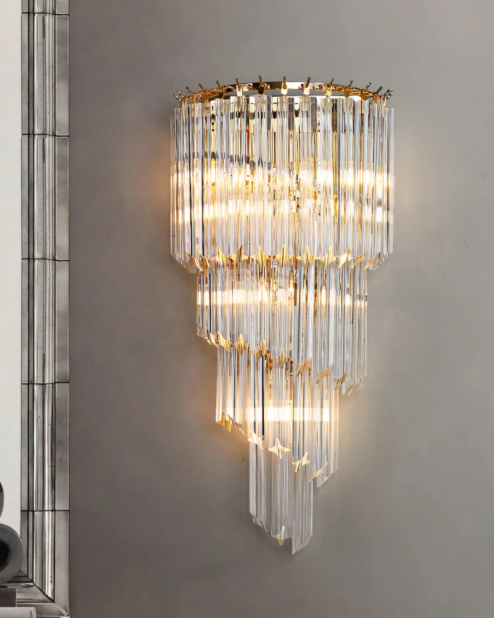 Amici Wall Lamp