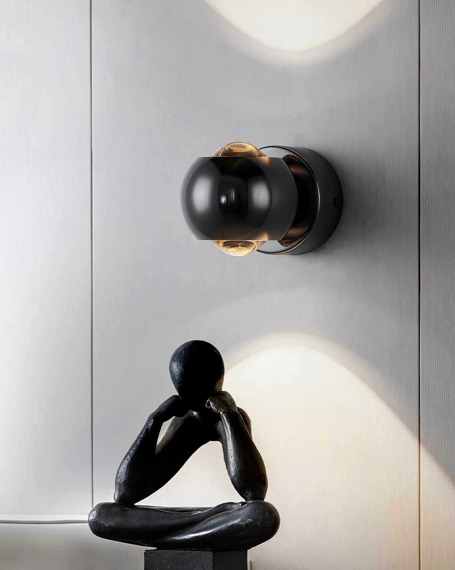 Io Verticale Wall Lamp