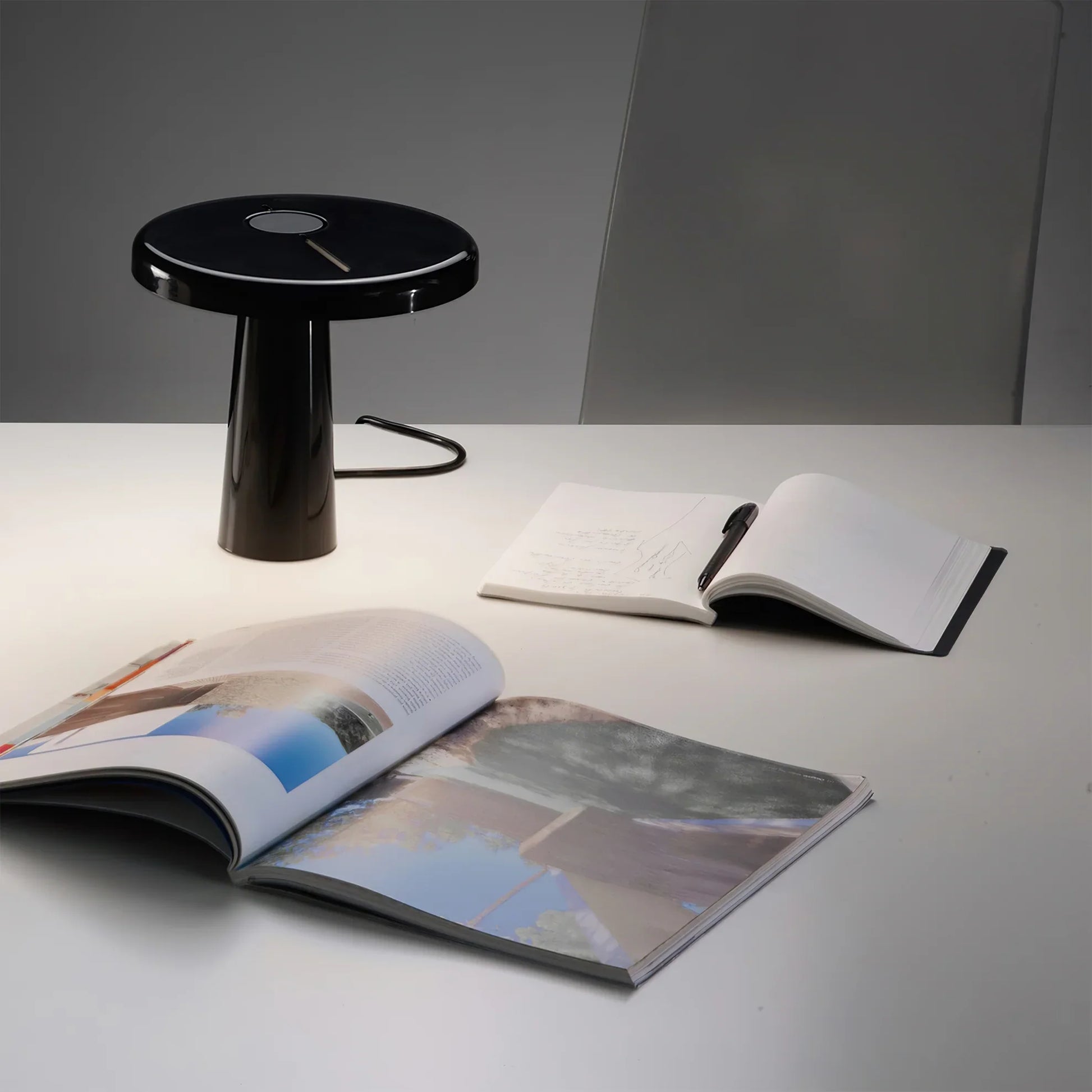 Hoop LED Table Lamp