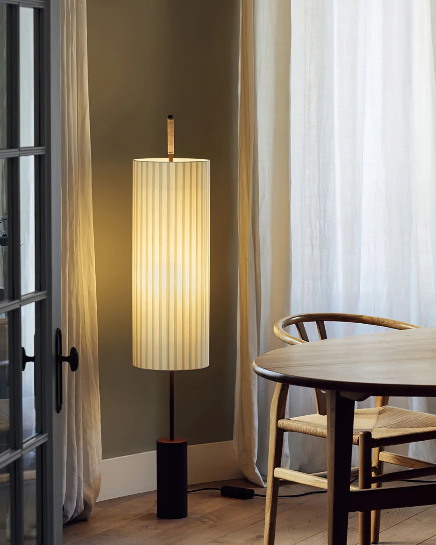 Dorica Floor Lamp