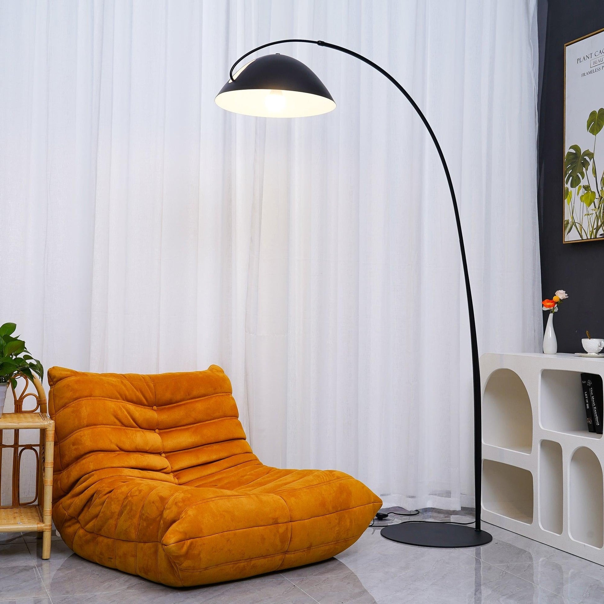 Pluma Floor Lamp