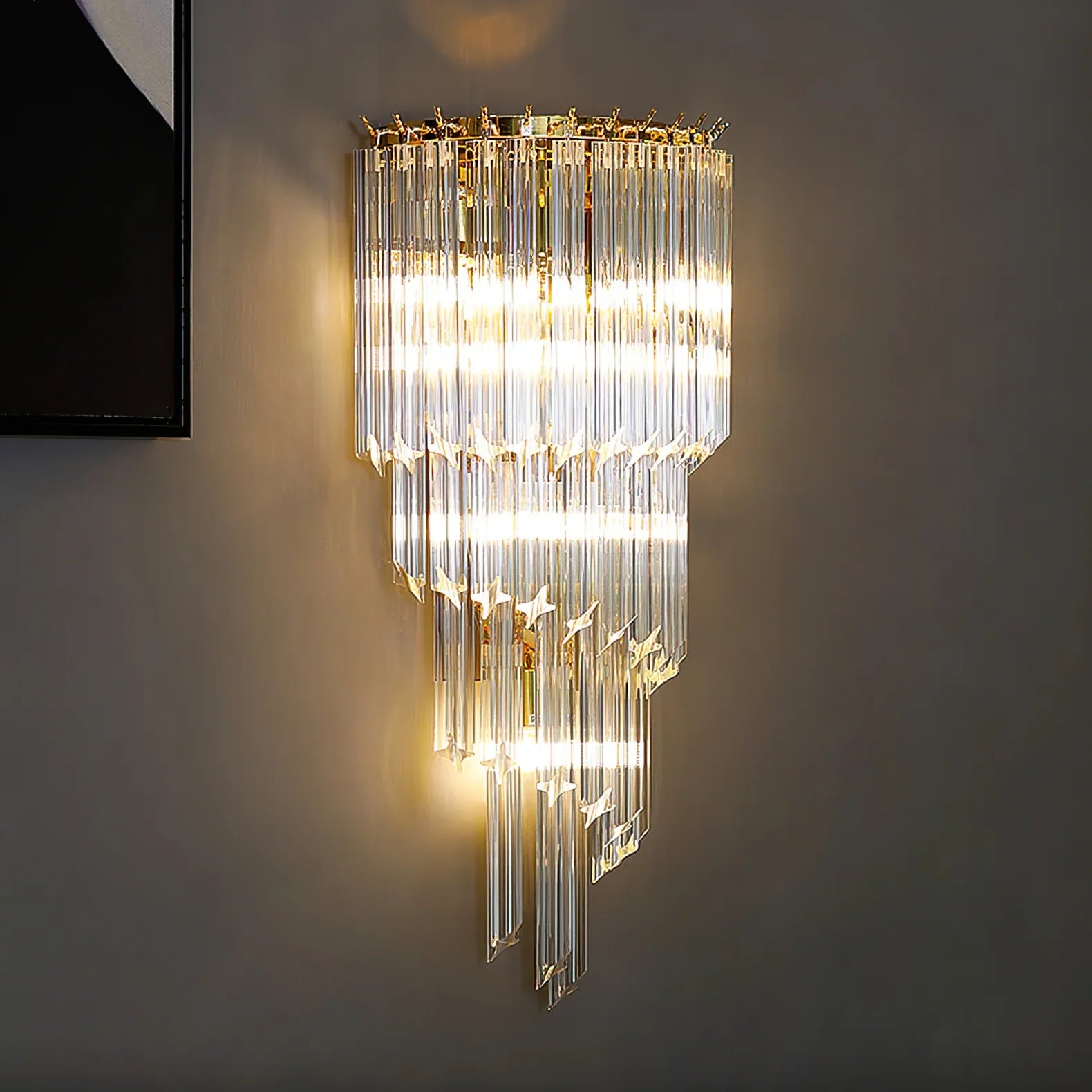 Amici Wall Lamp