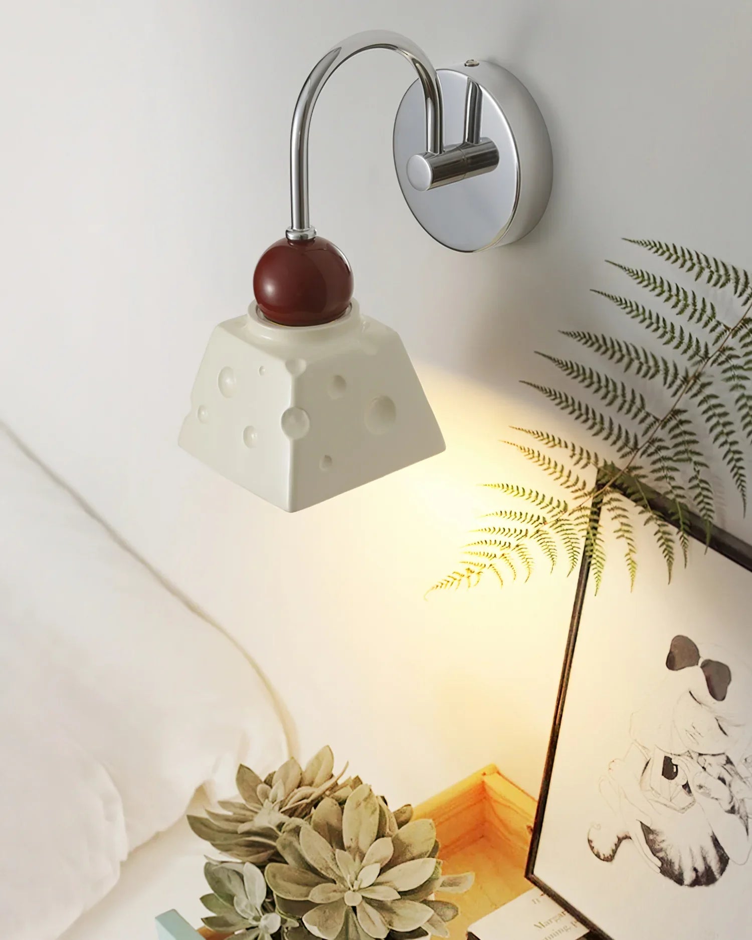 Alma Wall Light