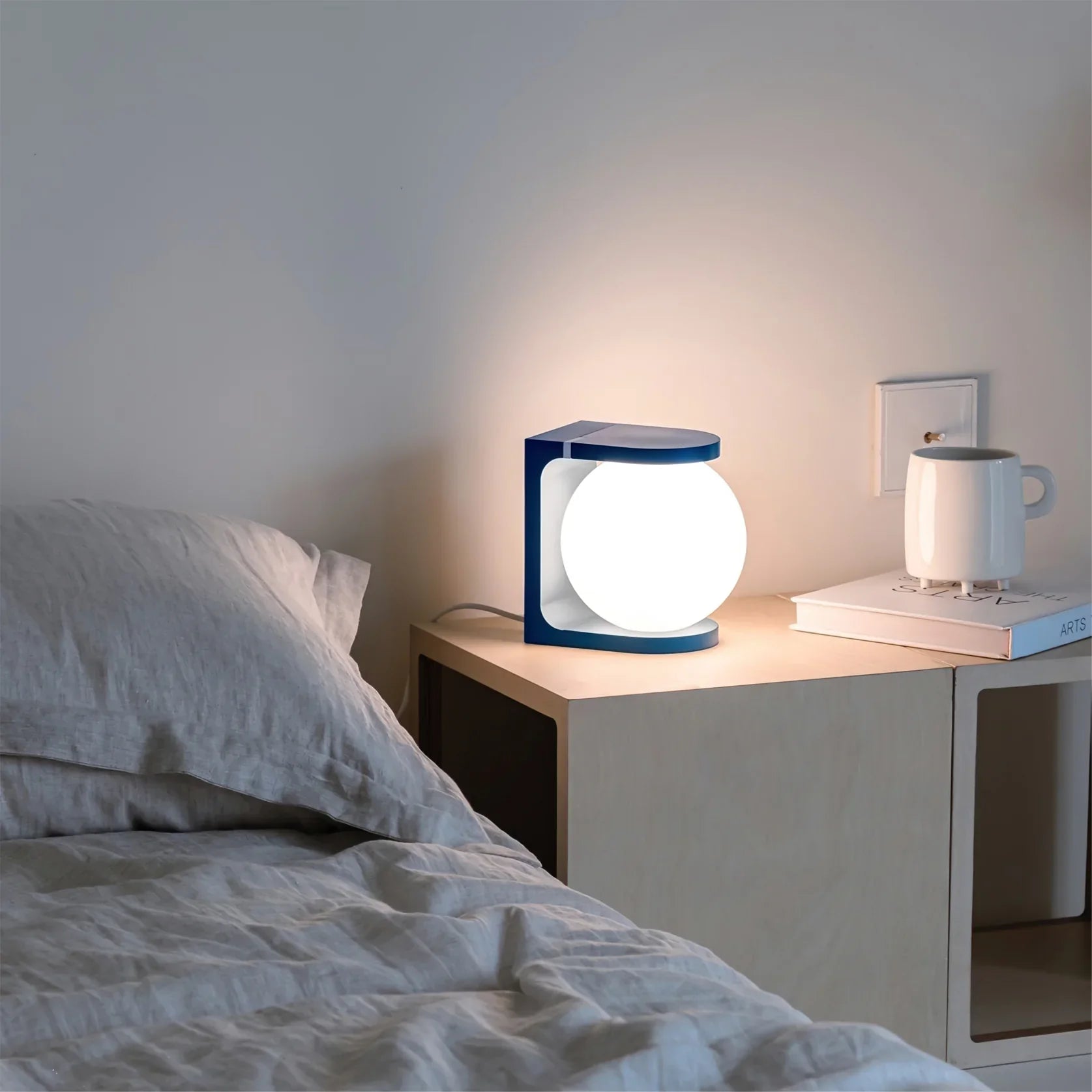 Plat Table Lamp