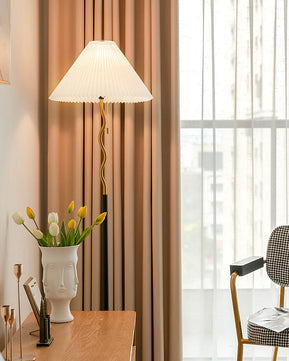 DyAn Floor Lamp